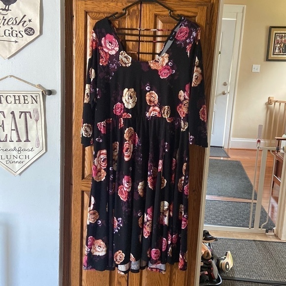 TORRID Size 2 Dress | Floral print - Picture 2 of 9